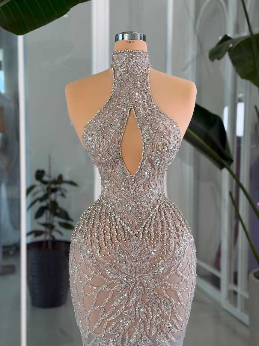 세련된 이브닝 드레스, 홀터넥, 키홀 컷아웃, 빛나는  - Maxi Dress Halter 리뷰 및 가격